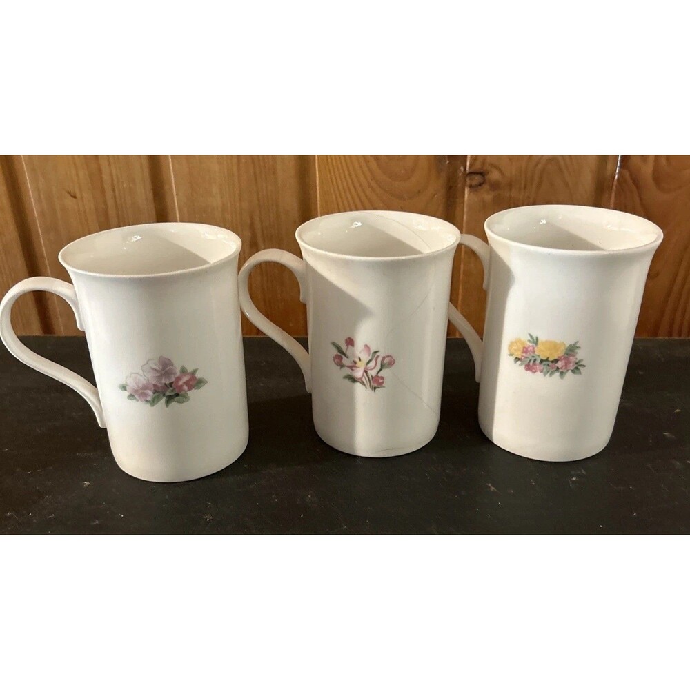 Vintage Crown Trent Kittens in the Garden Mugs Fine Bone China England Set of 3 - Picture 9 of 11